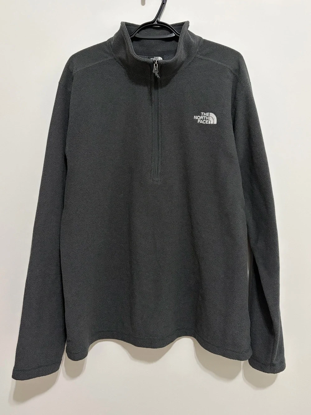 The North Face Men’s Charcoal Gray Half-Zip Fleece Pullover